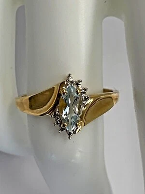 10k YELLOW GOLD GENUINE  aquamarine ring  1.6GR estate  womens  - Image 1 of 4