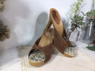 Sandalias vintage CANDIES tacón alto deslizables ~ gamuza marrón recortada ~ talla 6M ~ hechas en Italia Foto 1 de 4