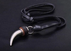 Collar Gargantilla de Cuero Ciclista Surfer Playa Vintage Cuerno Frío Colgante Negro - Imagen 1 de 4