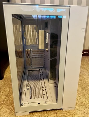 Lian Li O11 Dynamic Evo White PC Case - w/ Original Box (Read Description) - Image 1 of 3