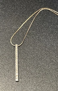 Oro 10k con ciondolo a barretta di diamanti 1/4 TCW su collana sterling 20", estate vintage - Foto 1 di 7
