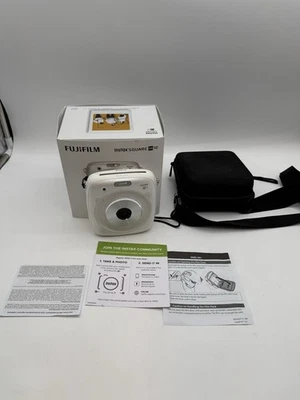 Cámara fotográfica instantánea Fujifilm Instax SQUARE SQ10 blanca con estuche y cable de carga Foto 1 de 4