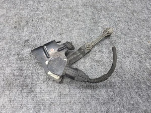 LEXUS 2015-2019 RC-F GS-F REAR LEFT DRIVER SUSPENSION RIDE HEIGHT LEVEL SENSOR - Picture 1 of 5