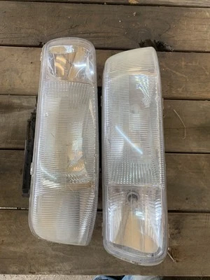 1999-06 Silverado Sierra tahoe suburban yukon headlights OEM used Left & Right - Image 1 of 4