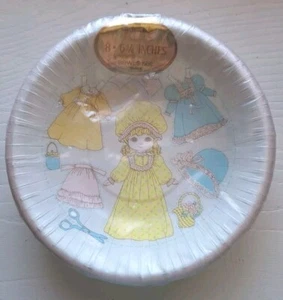 Nuove ciotole per bambole di carta Punzone sigillate diametro 8, 6 1/8" NOS come Holly Hobbie - Foto 1 di 5