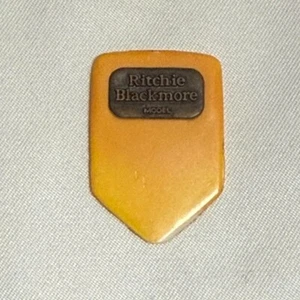 Plettro chitarra modello Ritchie Blackmore giallo Giappone super raro vintage anni 70 - Foto 1 di 6