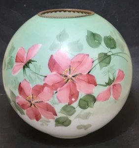 Antiguo vaso de leche victoriano GWTW de flores verdes y rosas de 8" con sombra de bola - Imagen 1 de 11