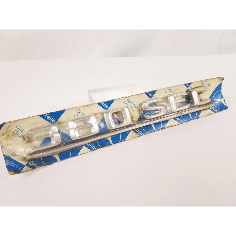 Genuine Mercedes 380SEC Trunk Emblem Designation Badge NOS New W126 - Imagem 1 de 1