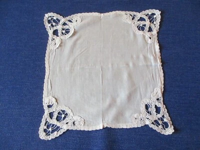 Mouchoir N°25 ancien dentelle broderie petit pochette  23 x 24 cm - Photo 1/4