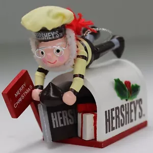Hershey's Christmas Ornament Mailbox With Elf Wooden Kurt Adler Vintage 1996 - Afbeelding 1 van 3