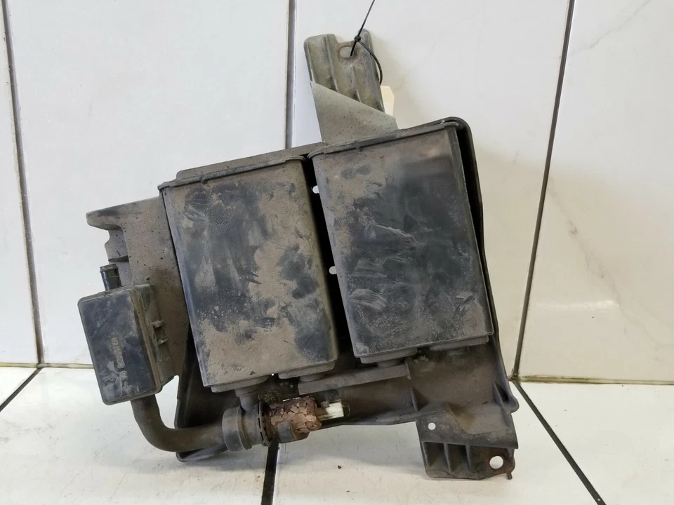 Lincoln Navigator 2003 bote de vapor de combustible de carbón Foto 1 de 4