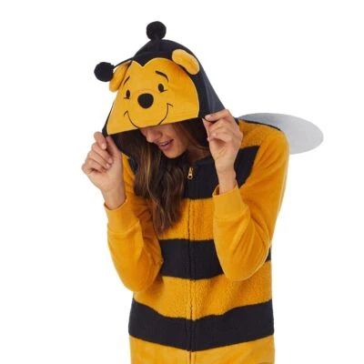 Mujer Winnie The Pooh Oso Una Pieza Pijama Unión Traje Halloween Disfraz Abeja Foto 1 de 4