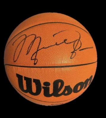 Baloncesto firmado por Michael Jordan auténtico cubierta superior y LOA autenticado por JSA Foto 1 de 4