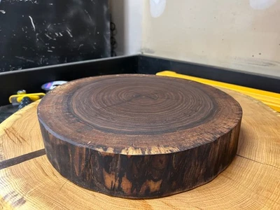 Nogal negro, redondo, cortar, servir, pan, tabla de sushi - o un centro de mesa  Foto 1 de 4