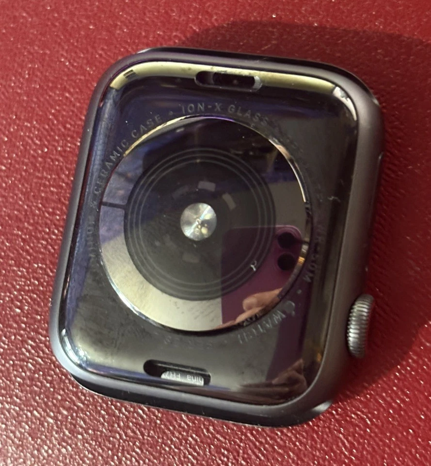 Apple Watch Series 4 (42mm Space Grey Aluminium/Ceramic) - APPLE DEMO UNIT! - Image 1 of 2