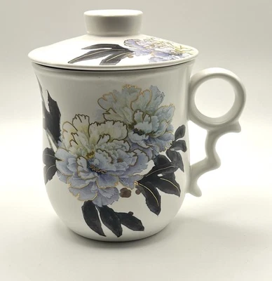 Taza Floral Teavana Detalle Dorado con Mango y Tapa Adornamentados Nueva China de Hueso Foto 1 de 4