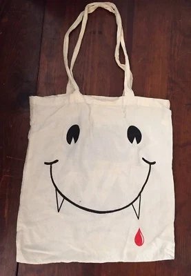 Wildfox Vampire Love Tote Shopper Bag Smiley Face Vampire RARE HTF — 第 1/4 张图片