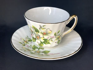 Royal Trent Fine Bone China Teacup and Saucer White Flowers Vintage - W1024 - Picture 1 of 8