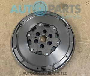 415 0396 10 NEW GENUINE LUK DMF FLYWHEEL CITROEN BERLINGO PEUGEOT PARTNER 1.6HDI - Picture 1 of 5