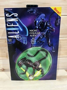 NECA Aliens Night Cougar Alien With Magnetic Kamikazi Parasite Figure New NIB - Picture 1 of 7