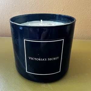Victoria's Secret Bombshell Scented Candle 14.5 oz NEW - Picture 1 of 3