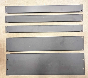 SORTENPACKUNG Middle Atlantic Flansch schwarz 19" Panel Set 3x 1HE 2HE 3HE EB1 EB2 EB3 - Bild 1 von 1