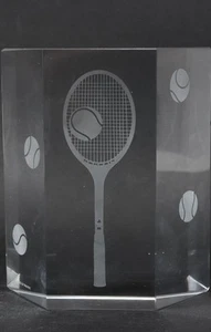 C09T28- Boris Becker Memorabilia Tiffany&Co Glasobjekt mit Tennisschläger - Bild 1 von 13