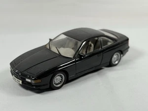Maisto Maßstab 1:18 Die Cast Modell BMW 850i - schwarz - Bild 1 von 11