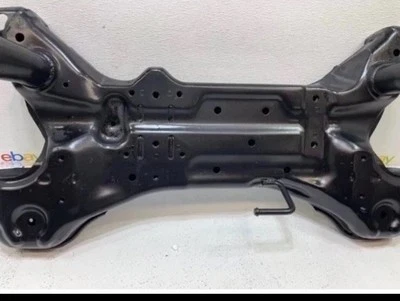 Base de subchasis travesaño delantero Mitsubishi Eclipse 2007-2009 original OEM   Foto 1 de 2