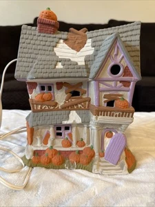 Vintage Pacific Rim Halloween Village haunted House - Picture 1 of 5