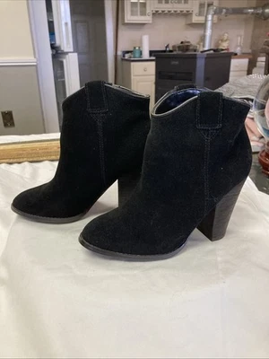 Old Navy-NWOB-Womens 6-Casual Side Zip Ankle Bootie Black Fabric Block Heels - Image 1 of 2