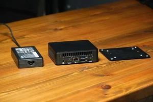 Intel NUC 12 Pro - i5 12th Gen - 16GB RAM (NUC12WSKi5) - Afbeelding 1 van 10