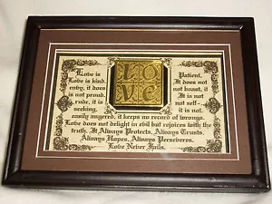 Placa Bíblica Enmarcada "..EL AMOR NUNCA FALLA" Versículo ~ Escritura ~ Regalos Cristianos NUEVO - Imagen 1 de 2