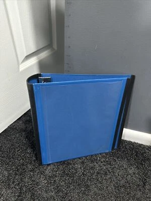 Carpeta de vista de 3 anillos Staples de 2 pulgadas D azul Foto 1 de 3