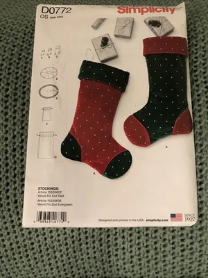 Simplicity Sewing Christmas Stocking, Tree Skirt,  Gift Bag Pattern  D0772 Uncut - Image 1 of 4