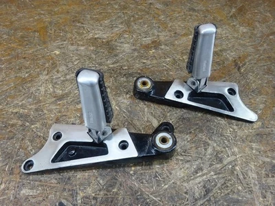 Reposapiés trasero Yamaha Vmax 1200 VMX12 V MAX reposapiés pasajero clavija montaje escalón Foto 1 de 4