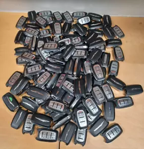100X Genuine OEM 7 Btn 2017-24 Chrysler Pacifica & Voyager Remotes 68217832ACR - Picture 1 of 6