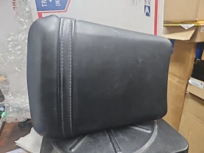 OEM YAMAHA YZF-R1 2002-2003 TANDEM SEAT PASSENGER PILLION 5Pw-24750-00-00 - Image 1 of 4