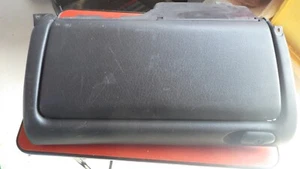 Guantera completa, solapa, tapa negra, VW Golf III Nº 1H1 857 922 B - Imagen 1 de 5