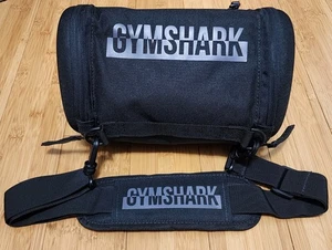 Gymshark LC Mini Barrel Bag Black Crossbody Strap Reißverschlusstasche Pod Lifting Club - Bild 1 von 7