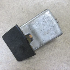 68 1968 CHEVROLET CHEVELLE MALIBU EL CAMINO 33396 ORIGINAL GM DASH ASH TRAY - Picture 1 of 2