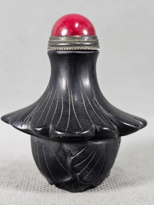 Chinese Cabbage Carved Peking Glass Snuff Bottle - Image 1 of 4