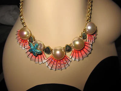BETSEY JOHNSON RARE BETSEY AND THE SEA SHELL NECKLACE - Image 1 of 4