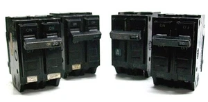 4 GEBRAUCHTE GE 120/240V 2 POLIG (2)TQL2120 (2)THQL2120 PUSH IN 20 A SCHUTZSCHALTER BO - Bild 1 von 1