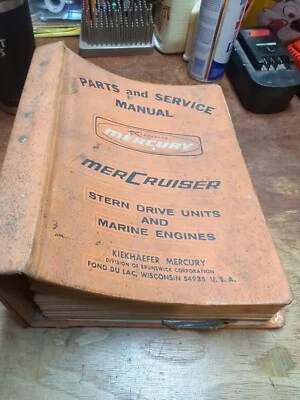 Libro manual de piezas y accesorios de motores marinos Mercruiser Stern Drive Foto 1 de 4