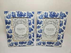 Juego de 2 marcos de fotos vintage victorianos Ani Evry Shiraleah de 4" x 6" azul y blanco - Imagen 1 de 19