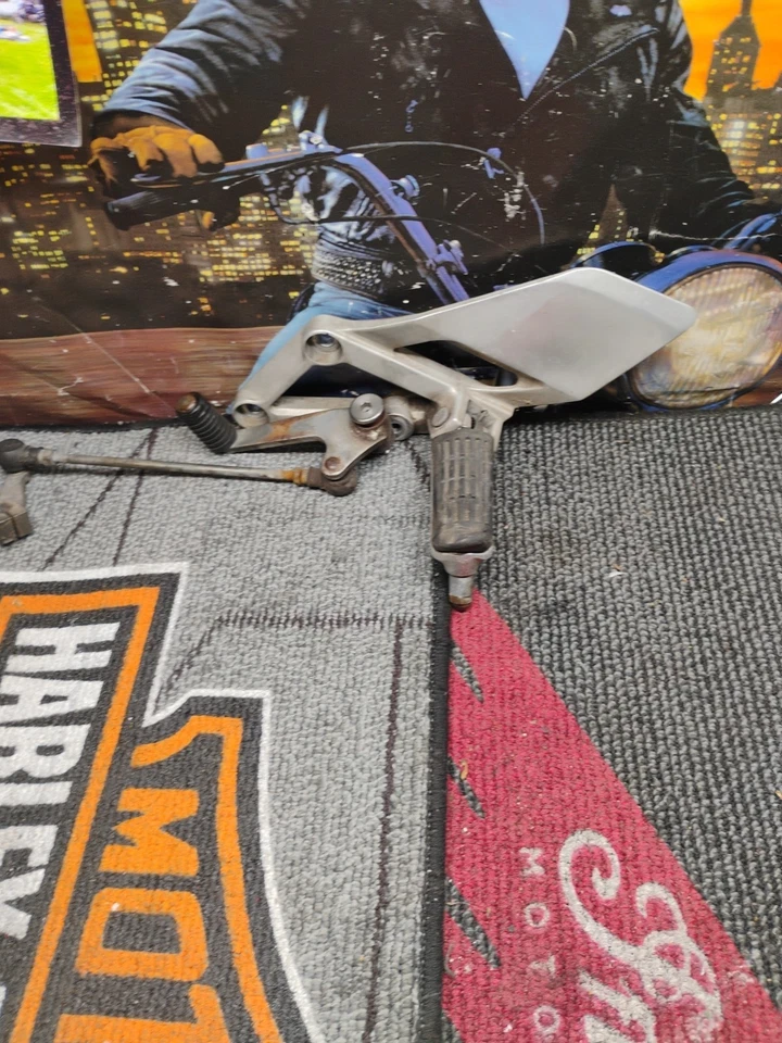 Honda CBR600 1991 F2 CBR 600 600F2 CBR600F estriba pedal montaje palanca de cambios izquierda I12 Foto 1 de 4