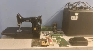 1952 SINGER FEATHERWEIGHT 221-1 Sewing Machine w/ Case & Accessories WORKS GREAT - Picture 1 of 24