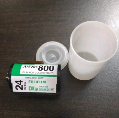 Película para cámara Fujicolor Superia X-TRA 800 24 exp 35 mm - Fecha de caducidad  Foto 1 de 4