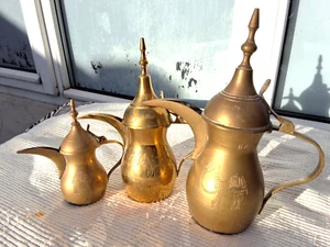 3 VINTAGE ENGRAVED BRASS DALLAH MIDDLE EASTERN COFFEE POTS - Picture 1 of 12